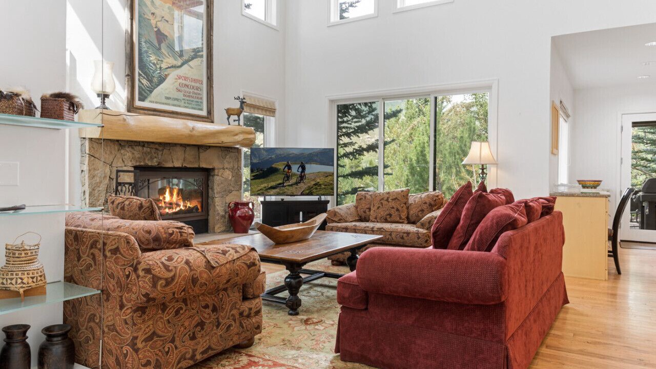 Photo of Livingroom in Highland Meadows