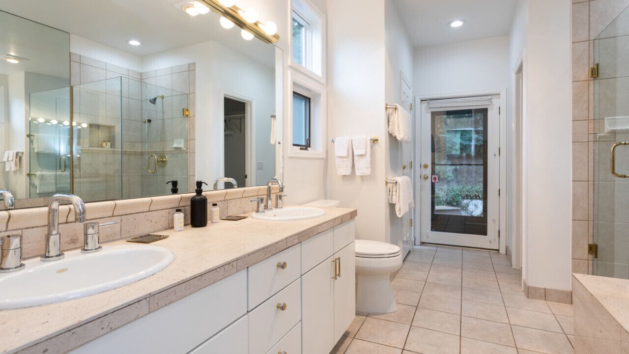 Photo of Bathroom in Highland Meadows