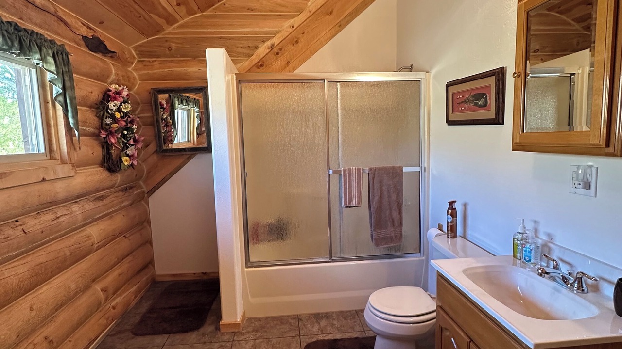 Photo of Bathroom in Meeker