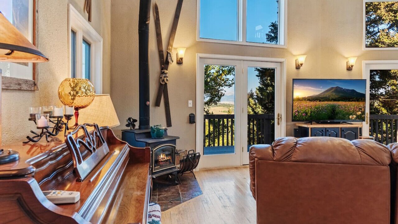 Photo of Livingroom in Indian Mountain