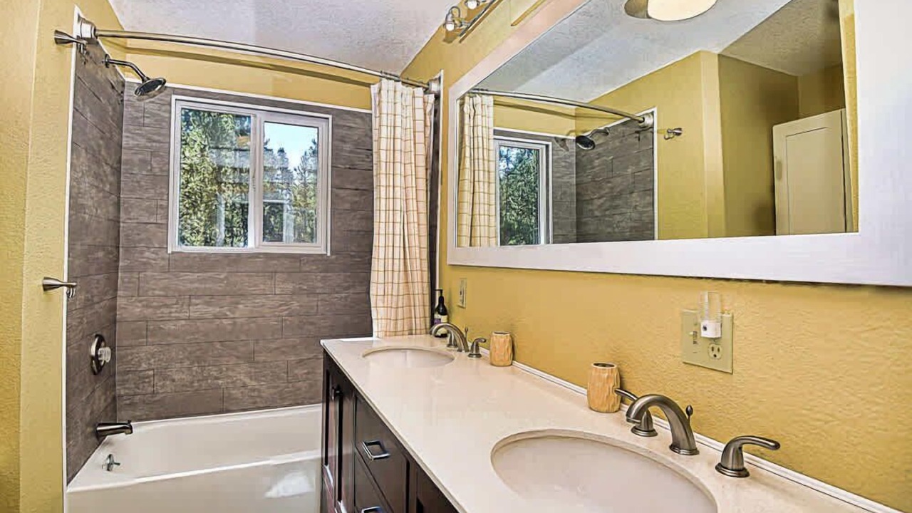 Photo of Bathroom in Leadville North