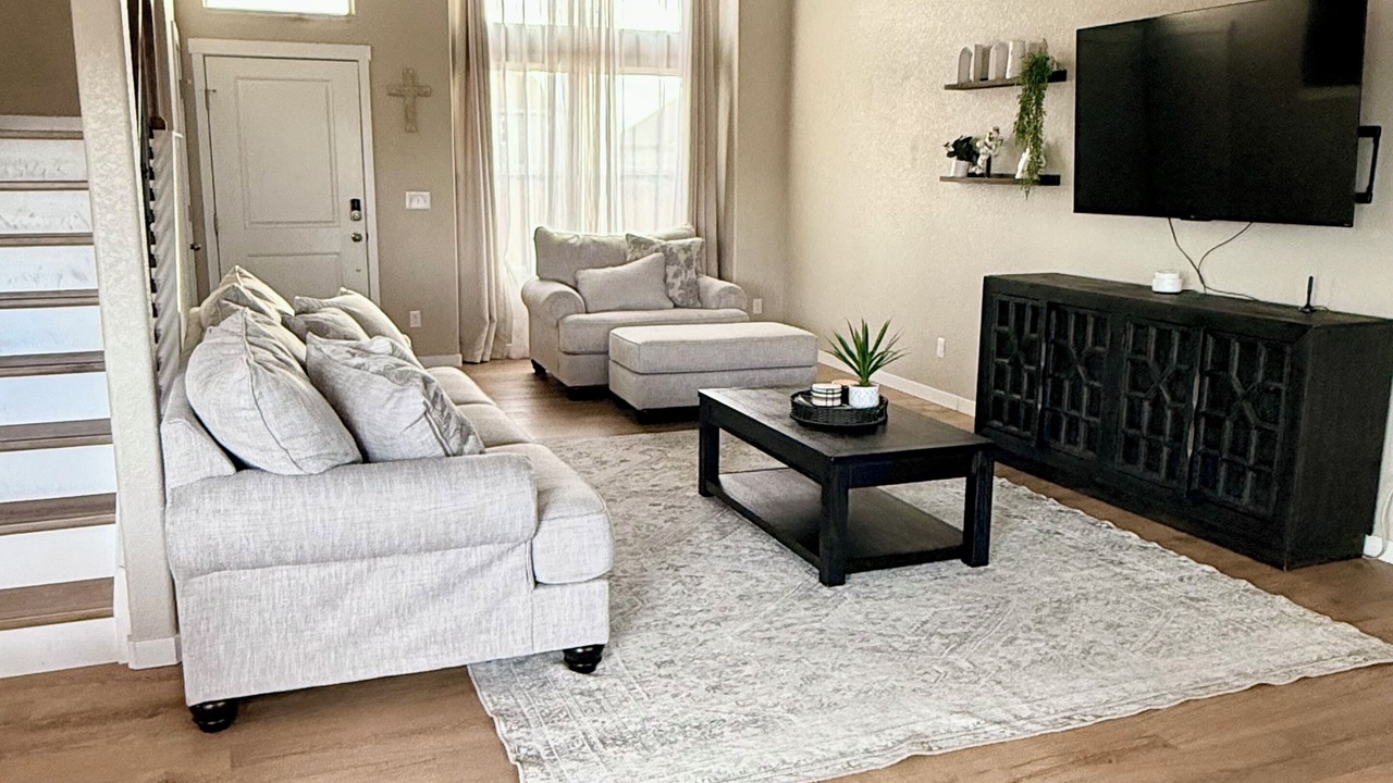 Photo of Livingroom in Southeast Colorado Springs