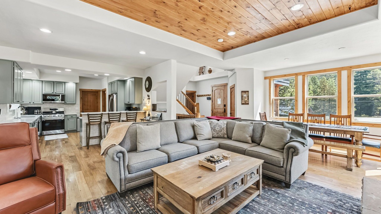 Photo of Livingroom in Blue River