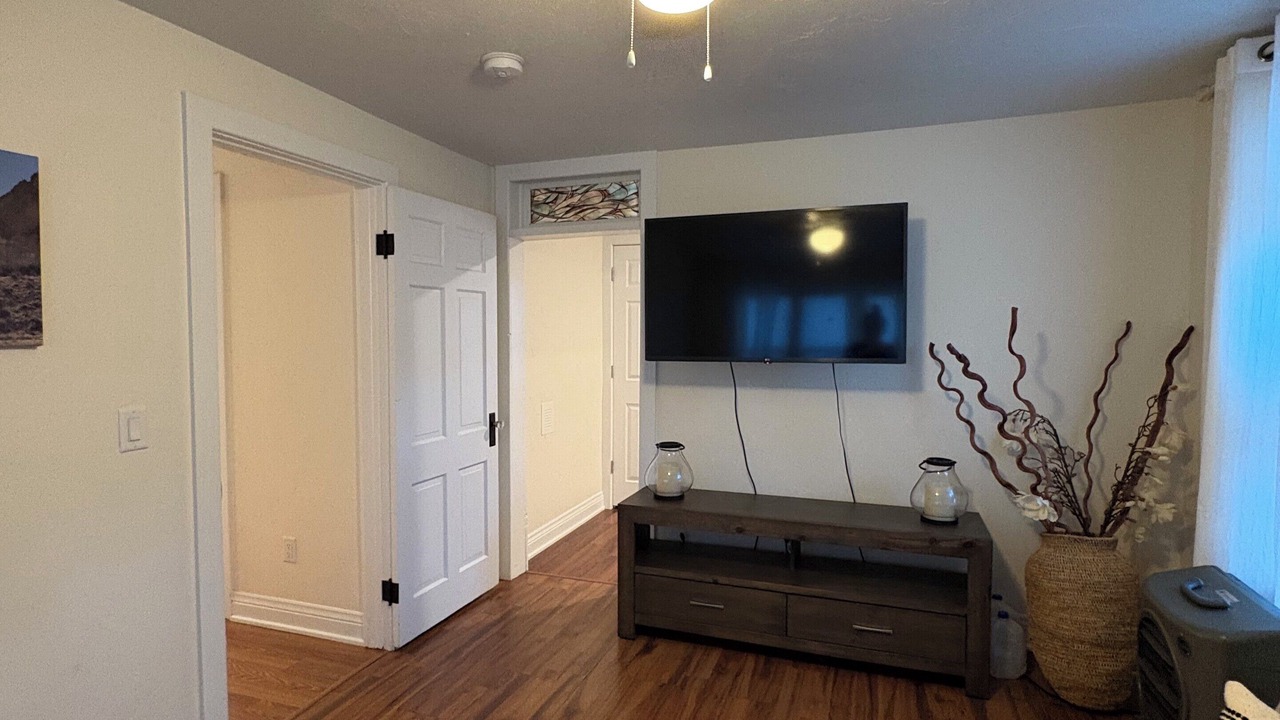 Photo of Livingroom in Cheyenne Canyon
