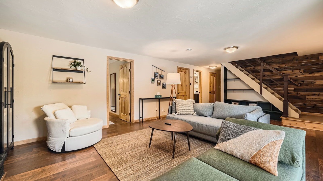 Photo of Livingroom in North Central Evergreen