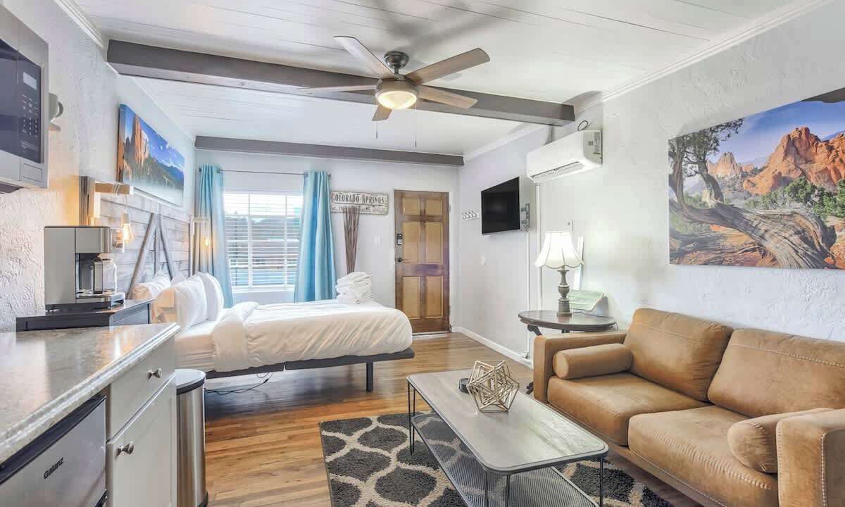 Photo of Bedroom in West Colorado Springs