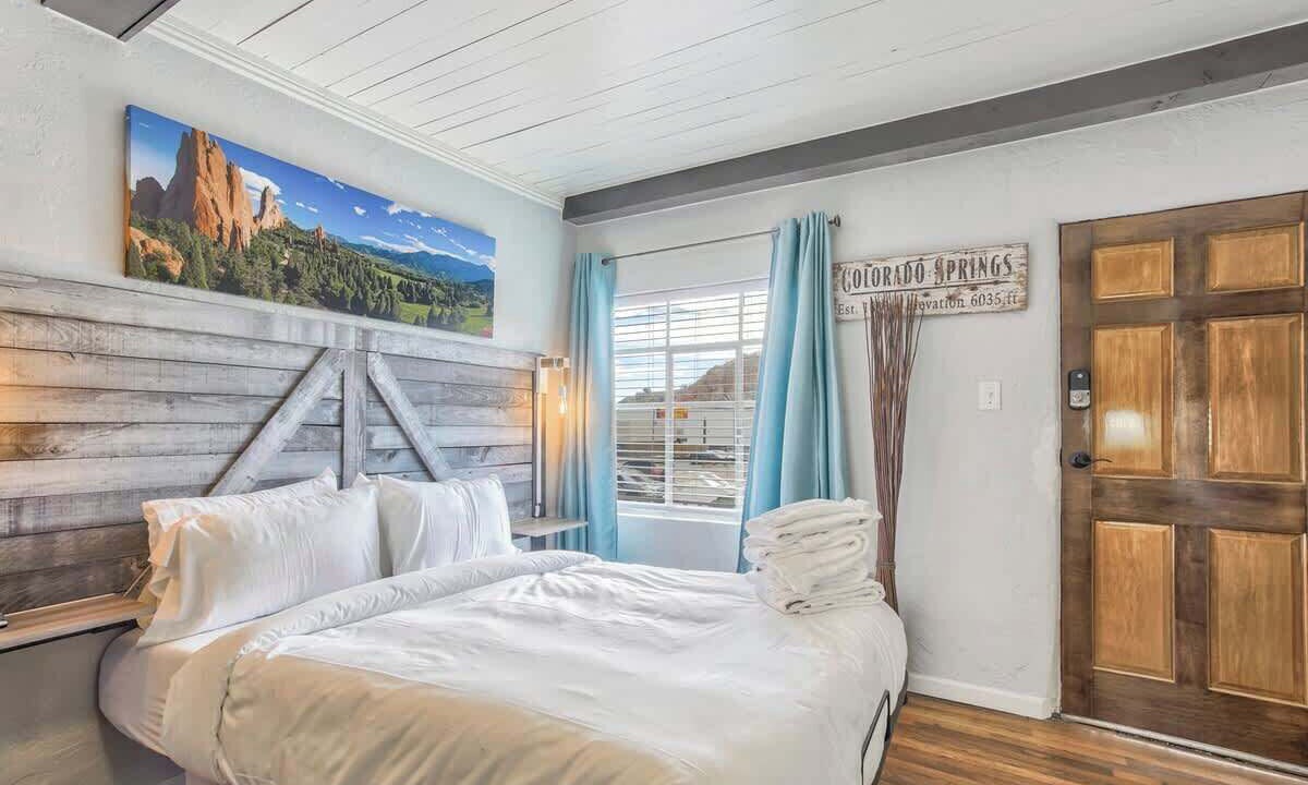 Photo of Bedroom in West Colorado Springs