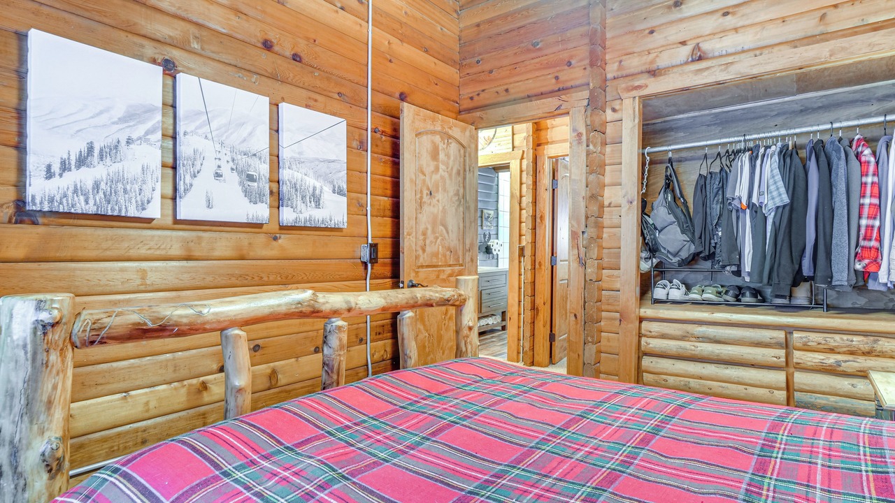 Photo of Bedroom in Blue River