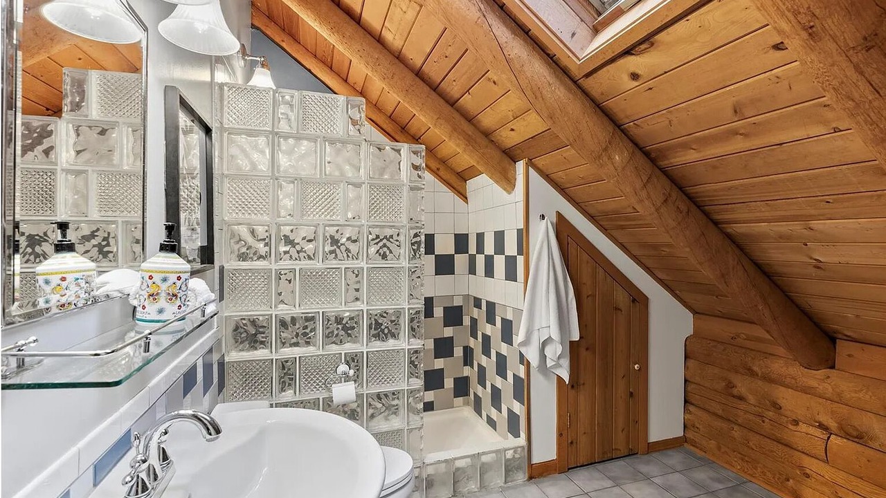Photo of Bathroom in Evergreen
