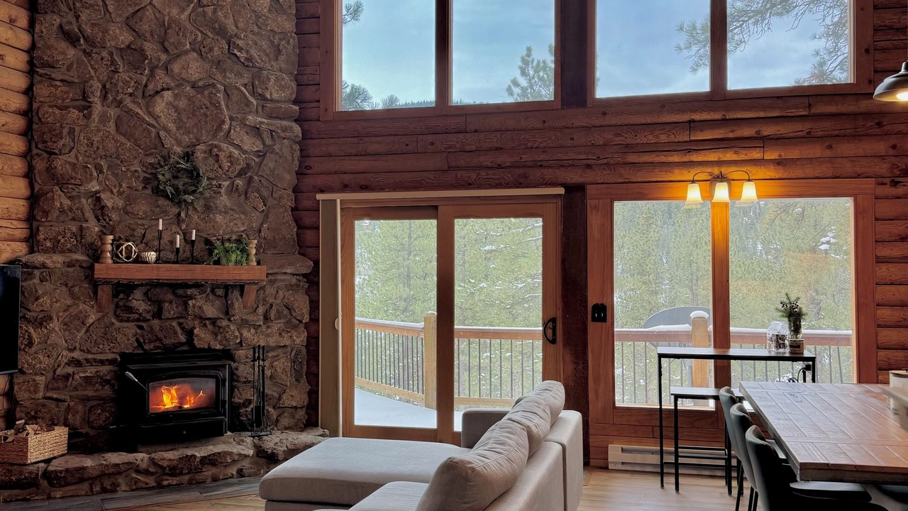 Photo of Livingroom in Evergreen