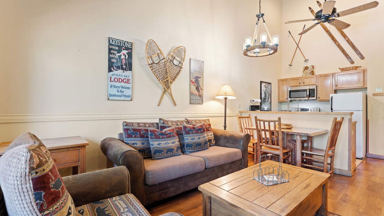 Photo of Livingroom in River Run