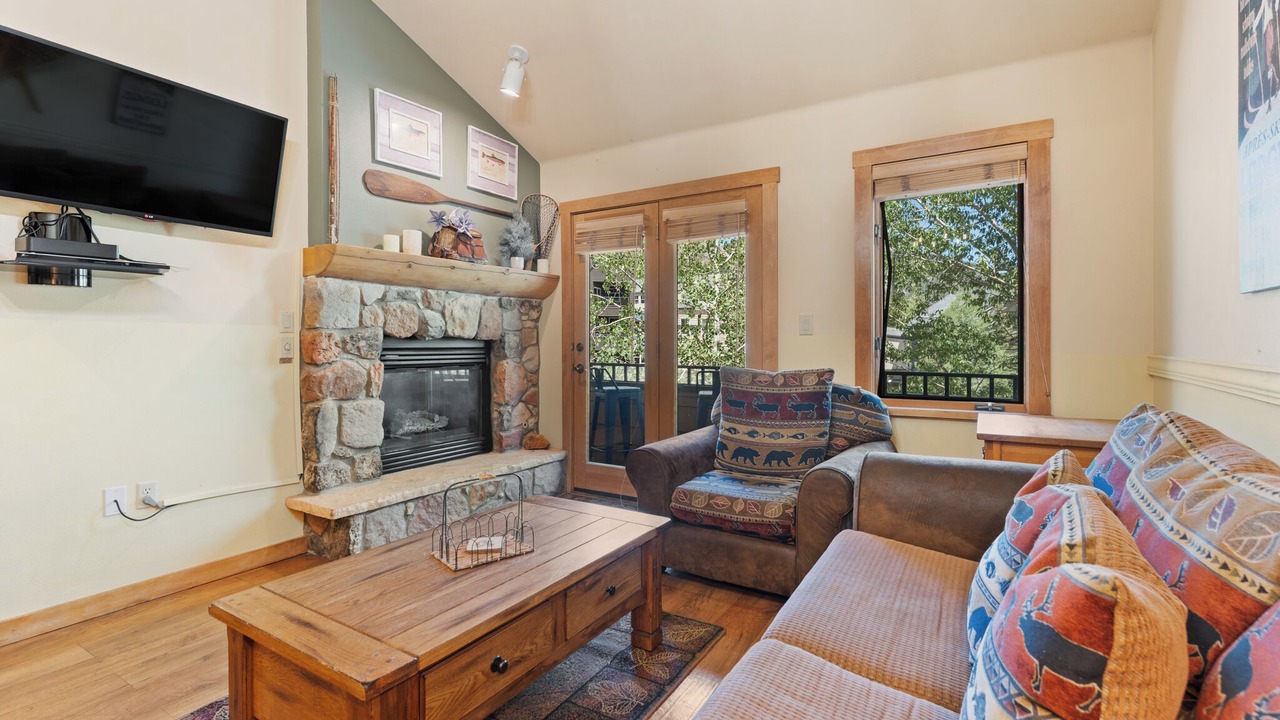 Photo of Livingroom in River Run