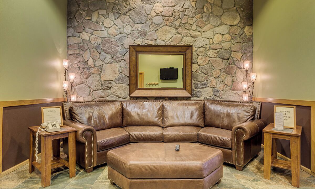 Photo of Livingroom in River Run