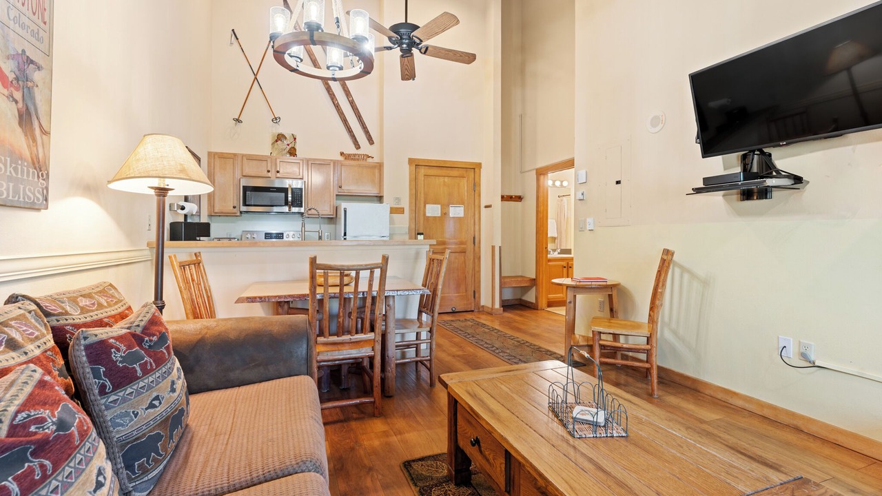 Photo of Livingroom in River Run