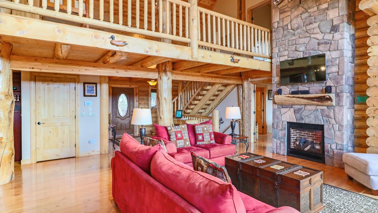 Photo of Livingroom in Twin Creek Village