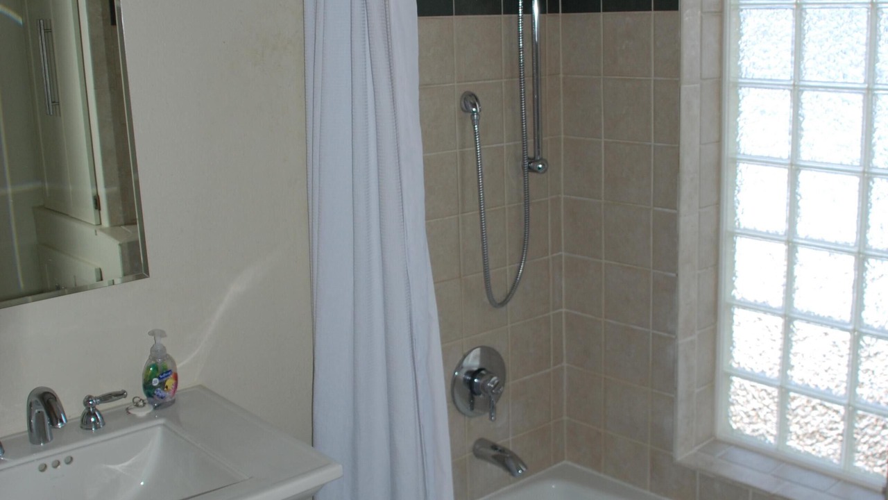 Photo of Bathroom in Goss - Grove