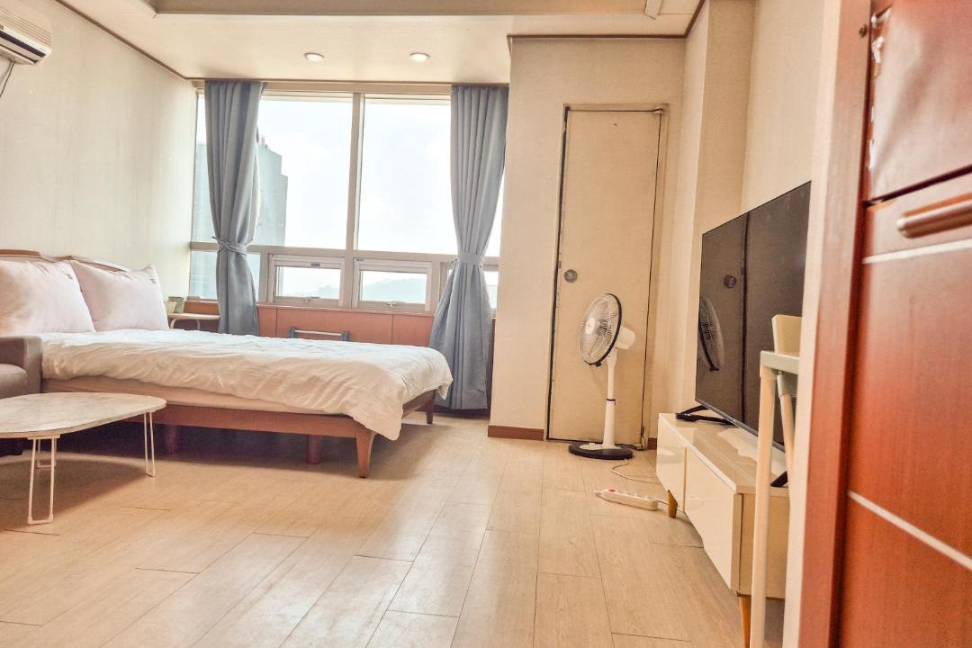 Photo of Bedroom in Nonhyeon-dong
