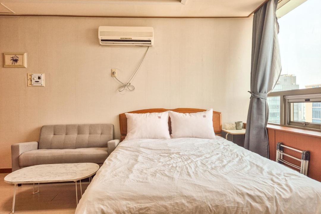 Photo of Bedroom in Nonhyeon-dong
