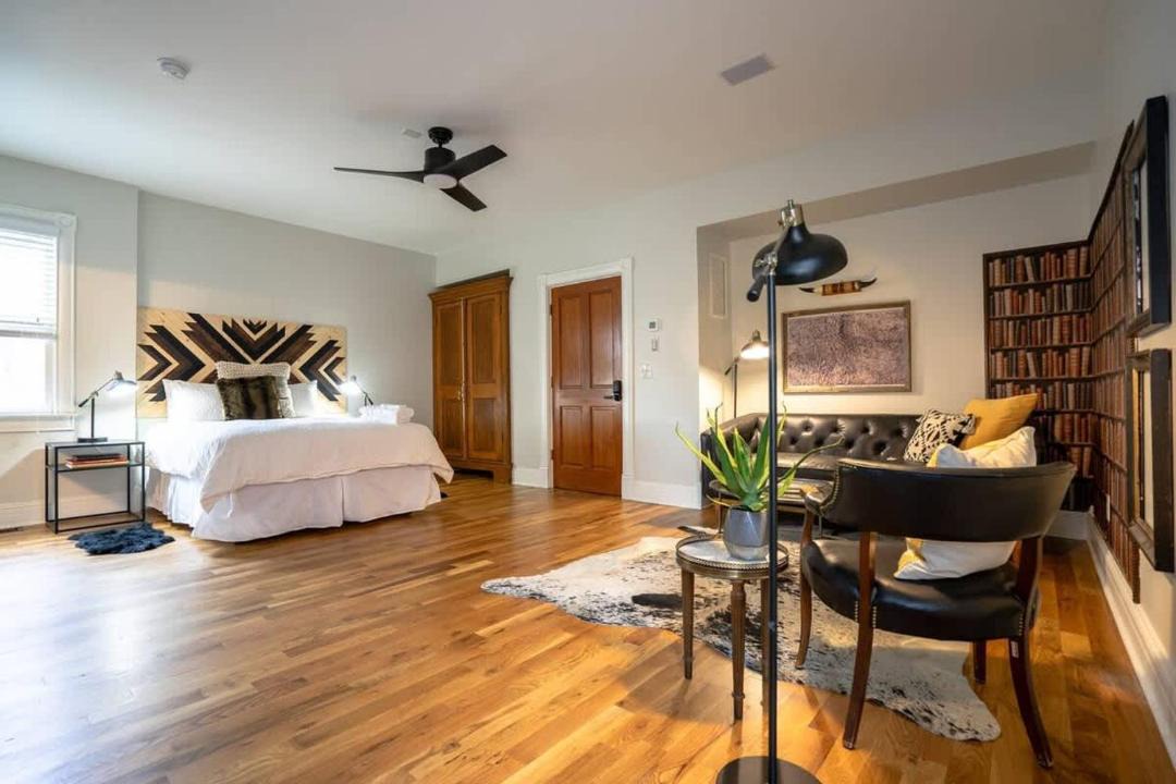 Photo of Bedroom in Five Points