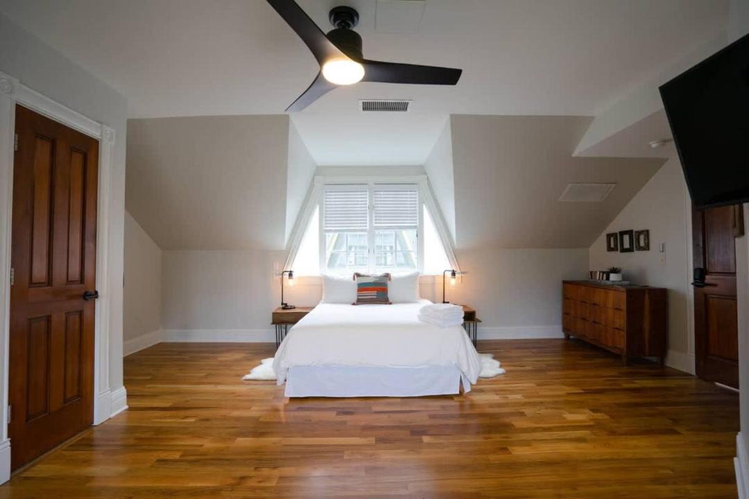 Photo of Bedroom in Five Points