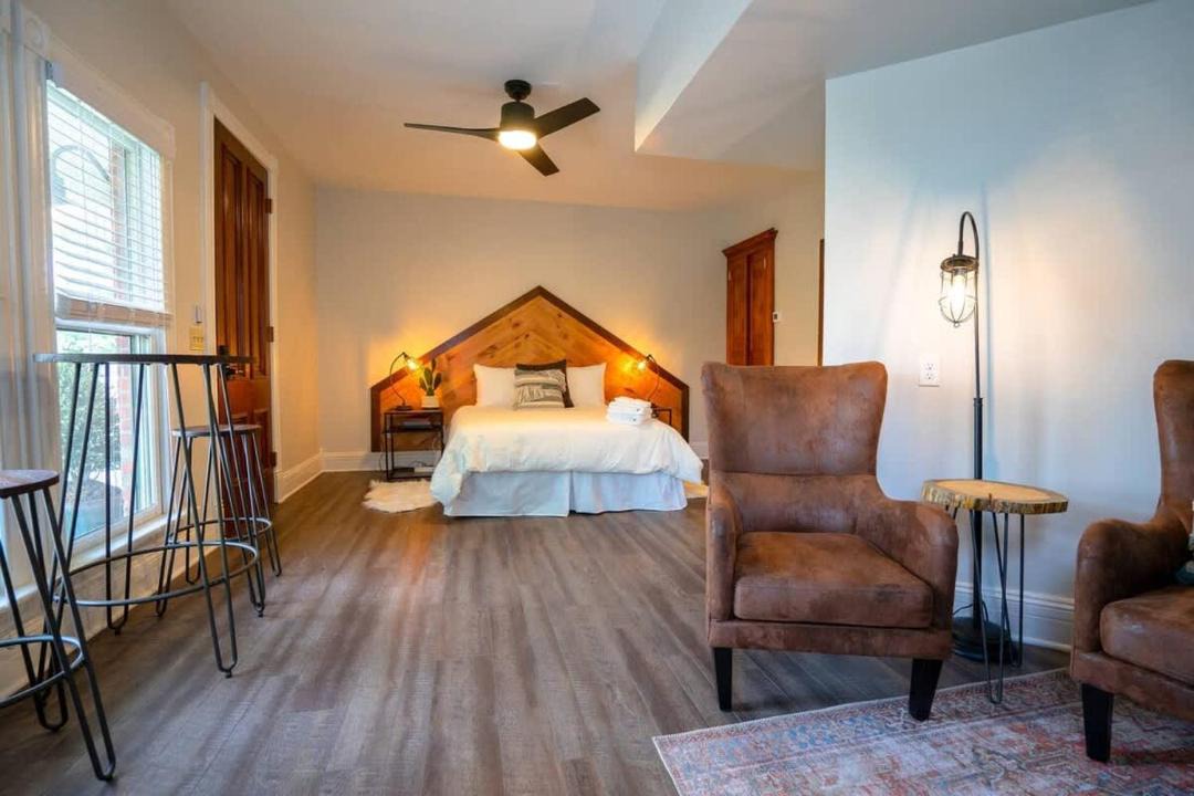 Photo of Bedroom in Five Points