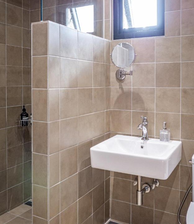 Photo of Bathroom in Hallim