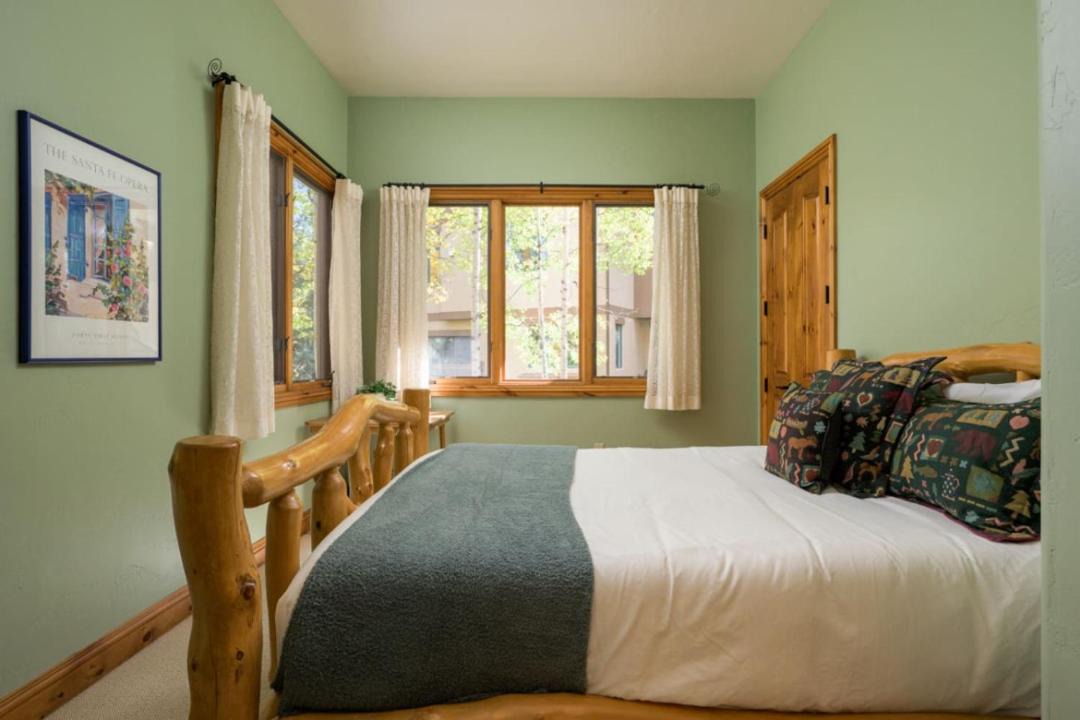 Photo of Bedroom in Edwards