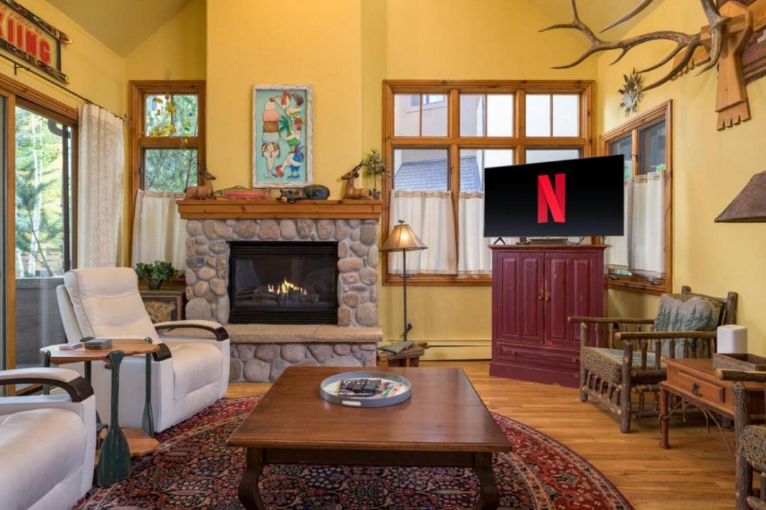 Photo of Livingroom in Edwards