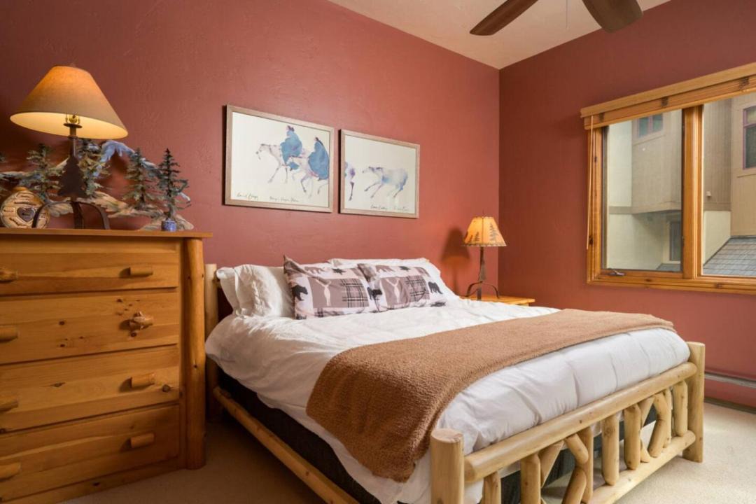 Photo of Bedroom in Edwards