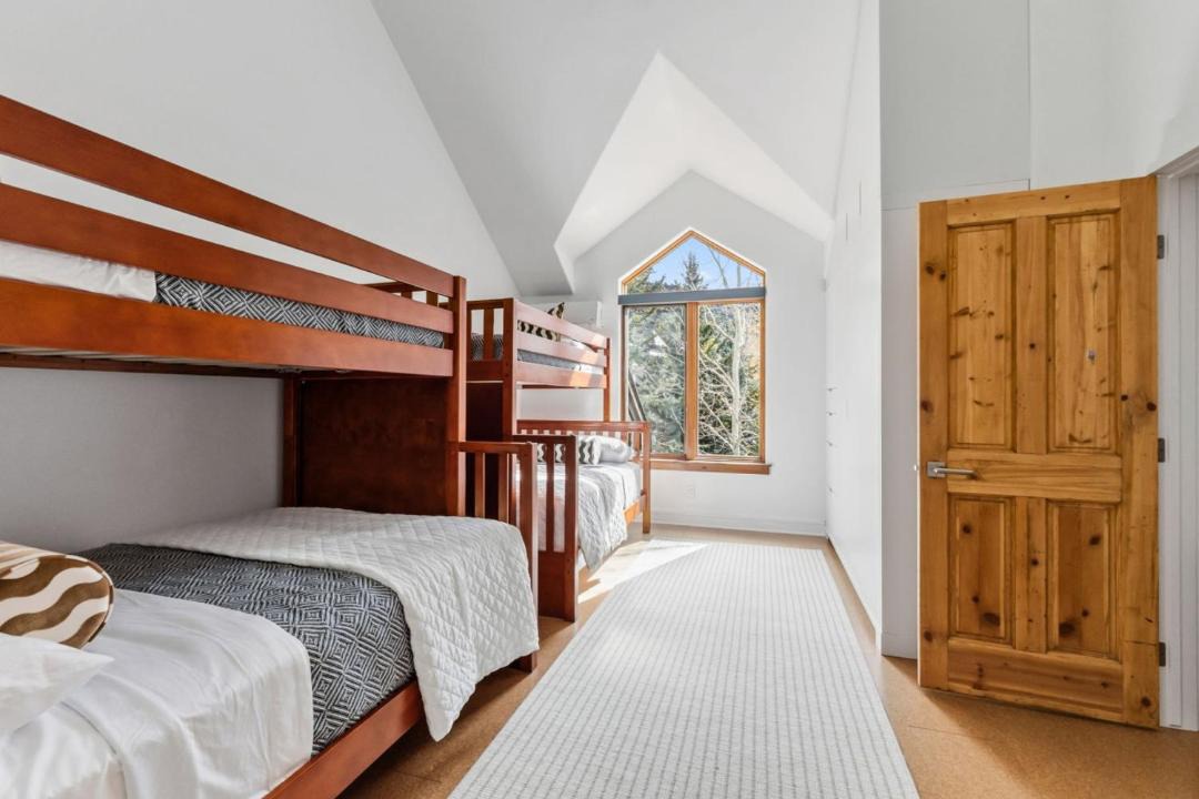 Photo of Bedroom in Edwards