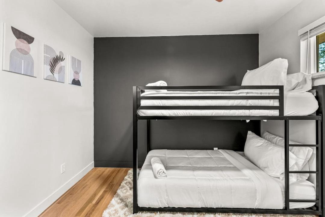 Photo of Bedroom in Scenic Heights