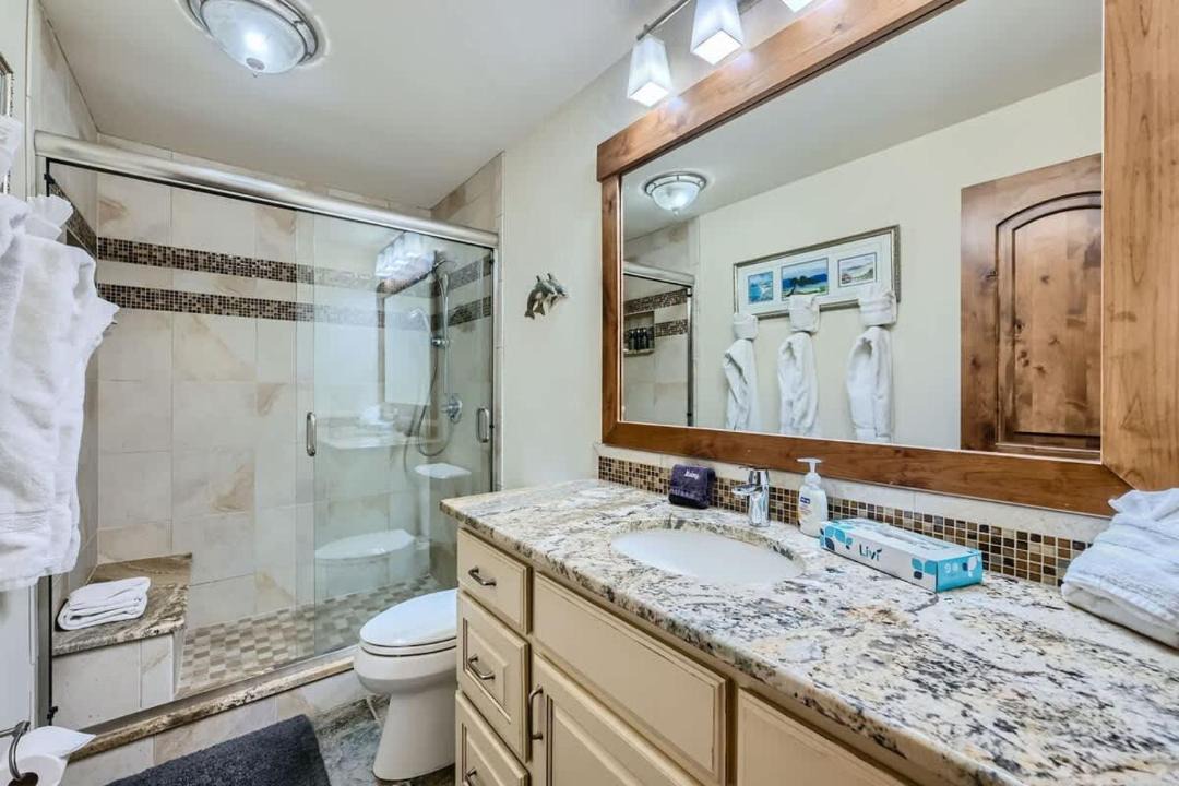 Photo of Bathroom in Summit Cove