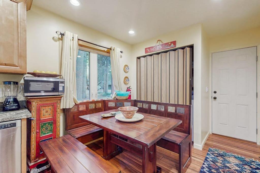 Photo of Kitchen in Tahoe Island