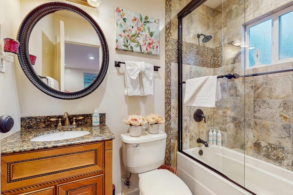 Photo of Bathroom in Tahoe Island