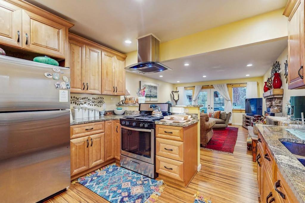 Photo of Kitchen in Tahoe Island