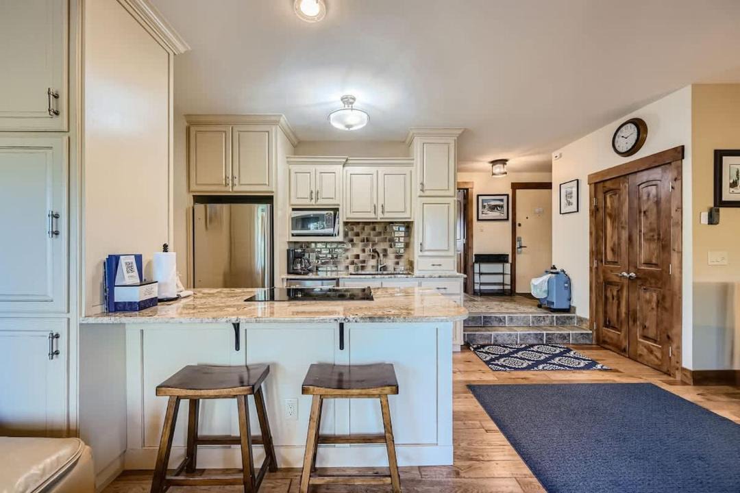 Photo of Kitchen in Summit Cove