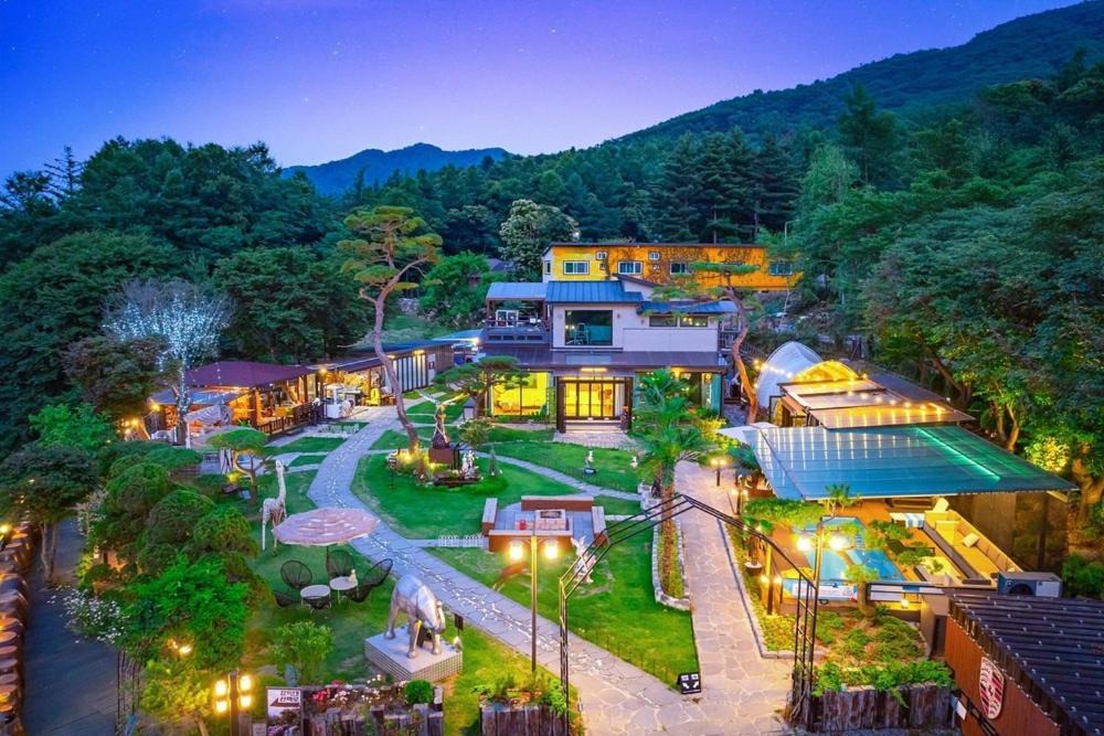 Photo of Others in Seojong