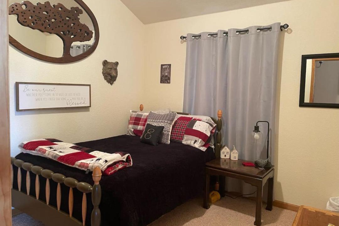 Photo of Bedroom in Indian Mountain