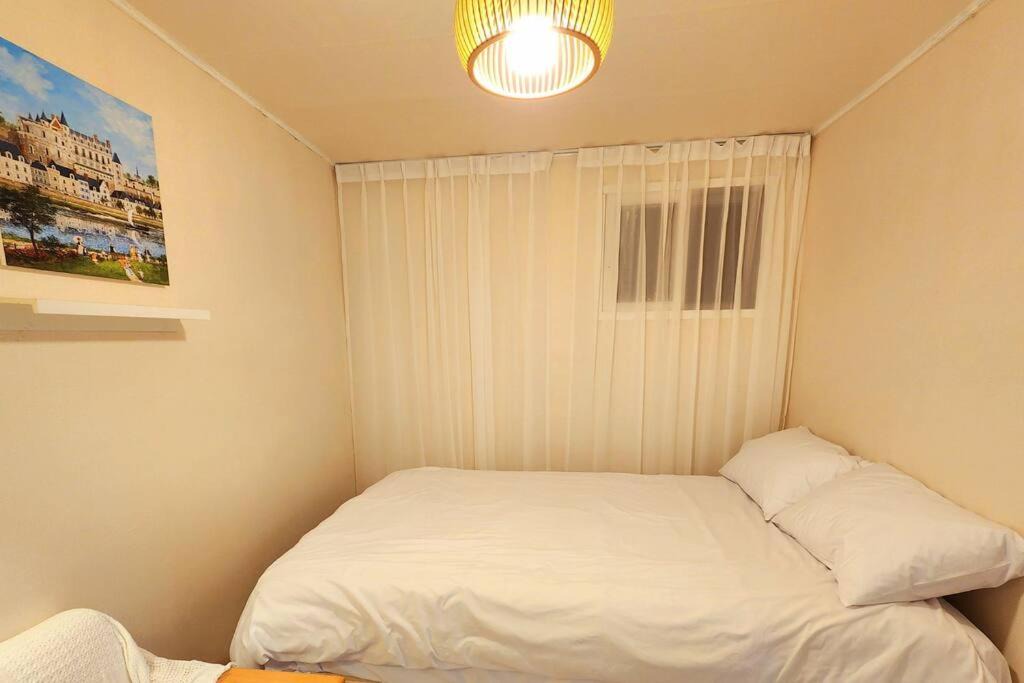 Photo of Bedroom in Sinchon-dong