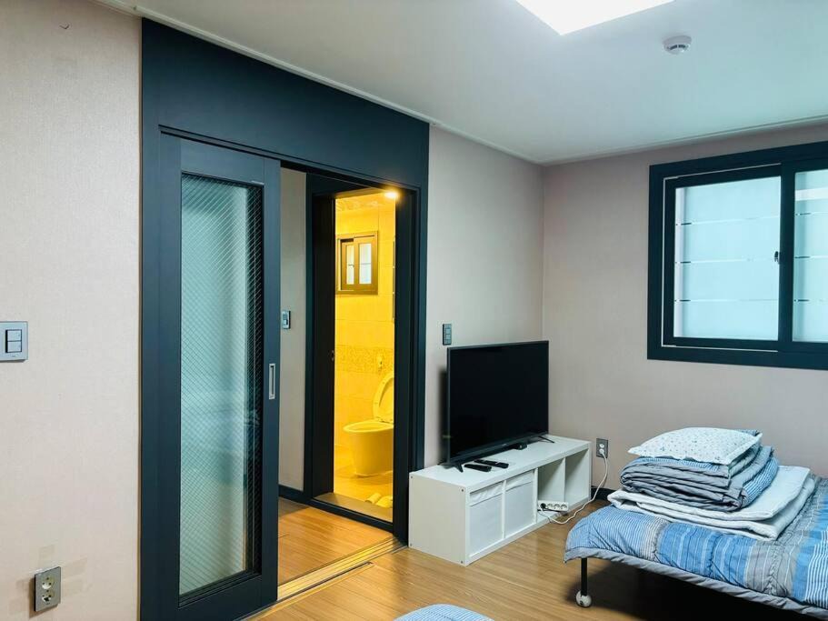 Photo of Bedroom in Yeongdo