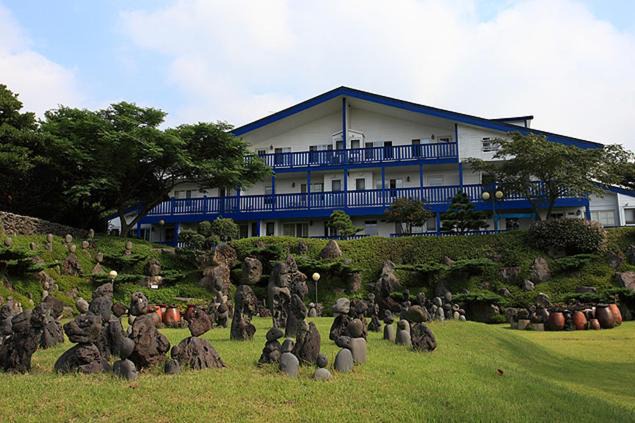 Photo of Buildings in Aewol