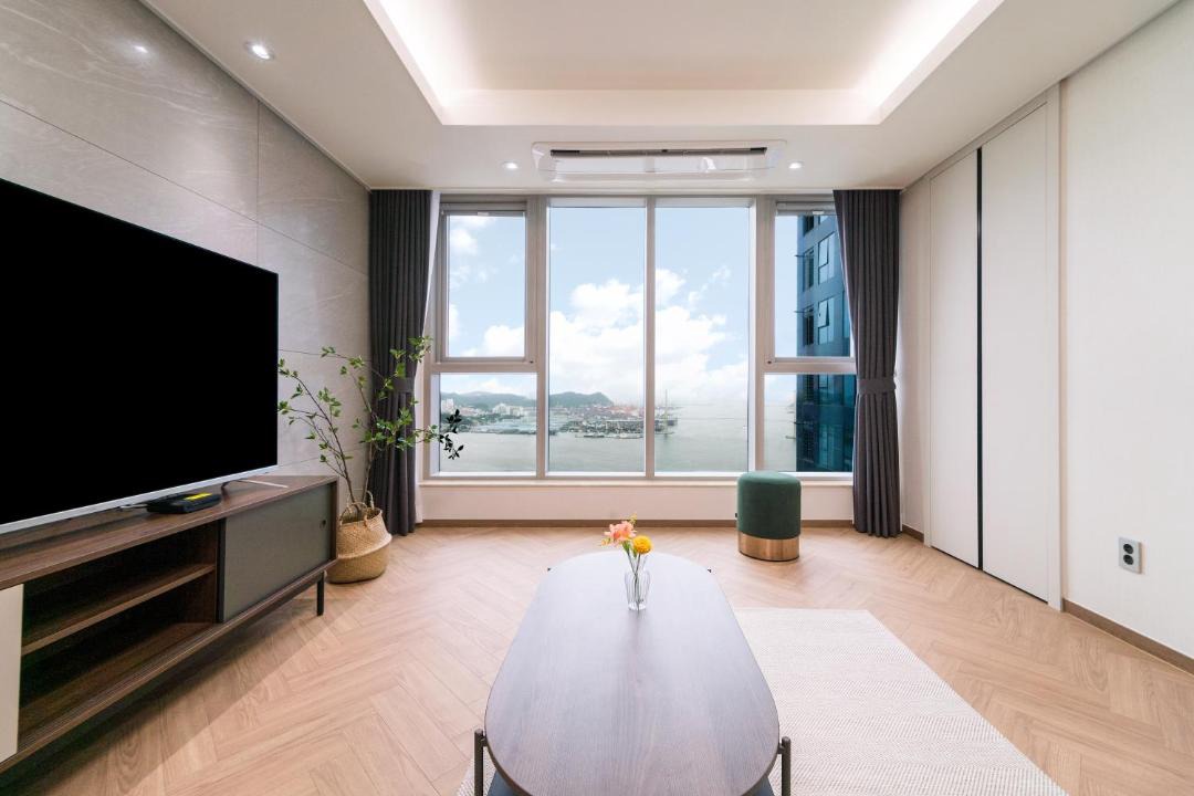 Photo of Livingroom in Ch'oryang-dong