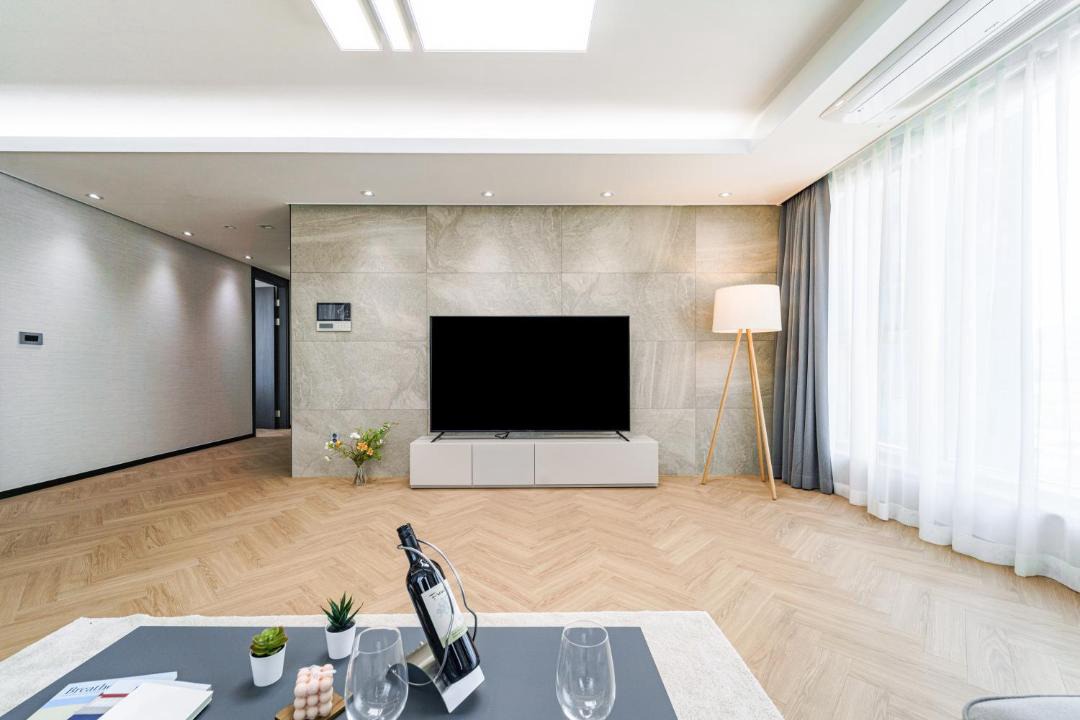 Photo of Livingroom in Ch'oryang-dong
