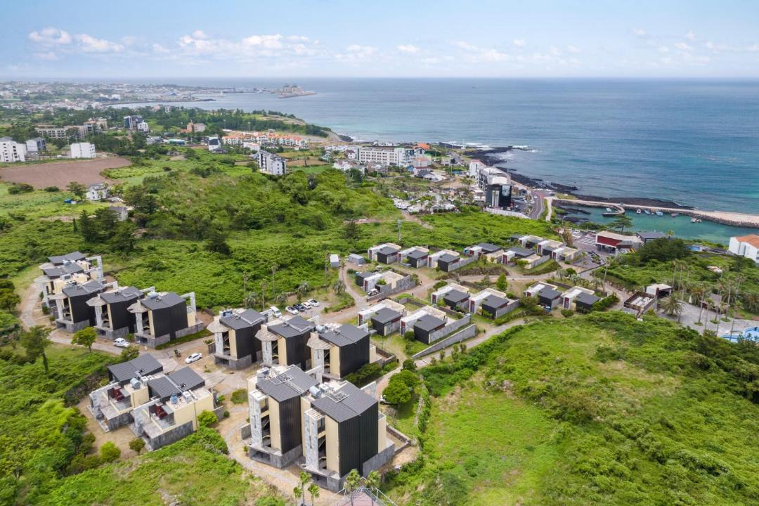 Photo of Buildings in Aewol