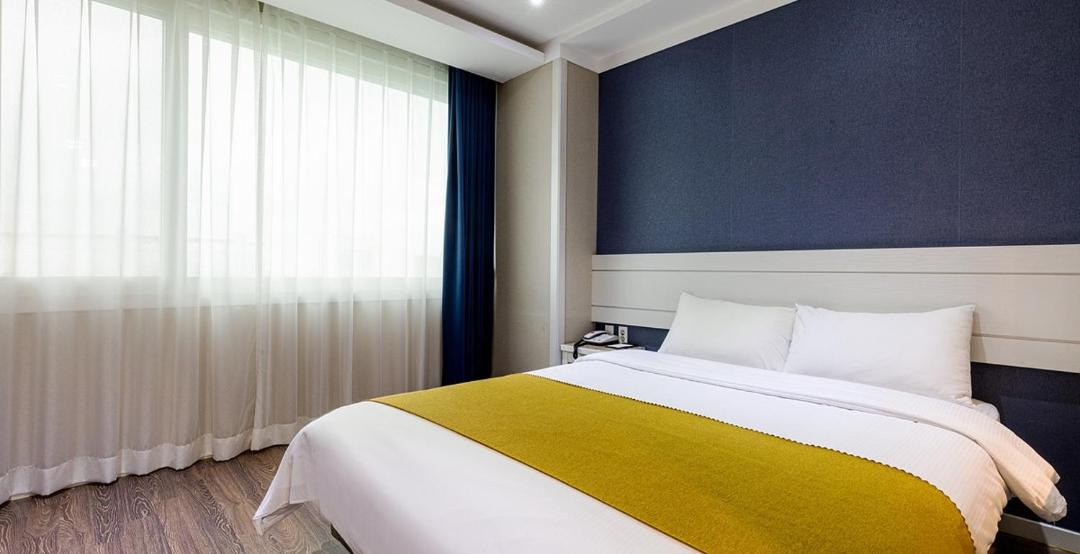 Photo of Bedroom in Downtown