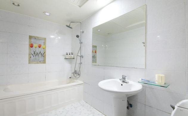 Photo of Bathroom in Gwangsan-gu
