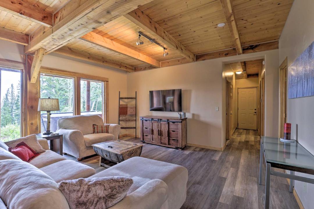 Photo of Livingroom in Quandary Village