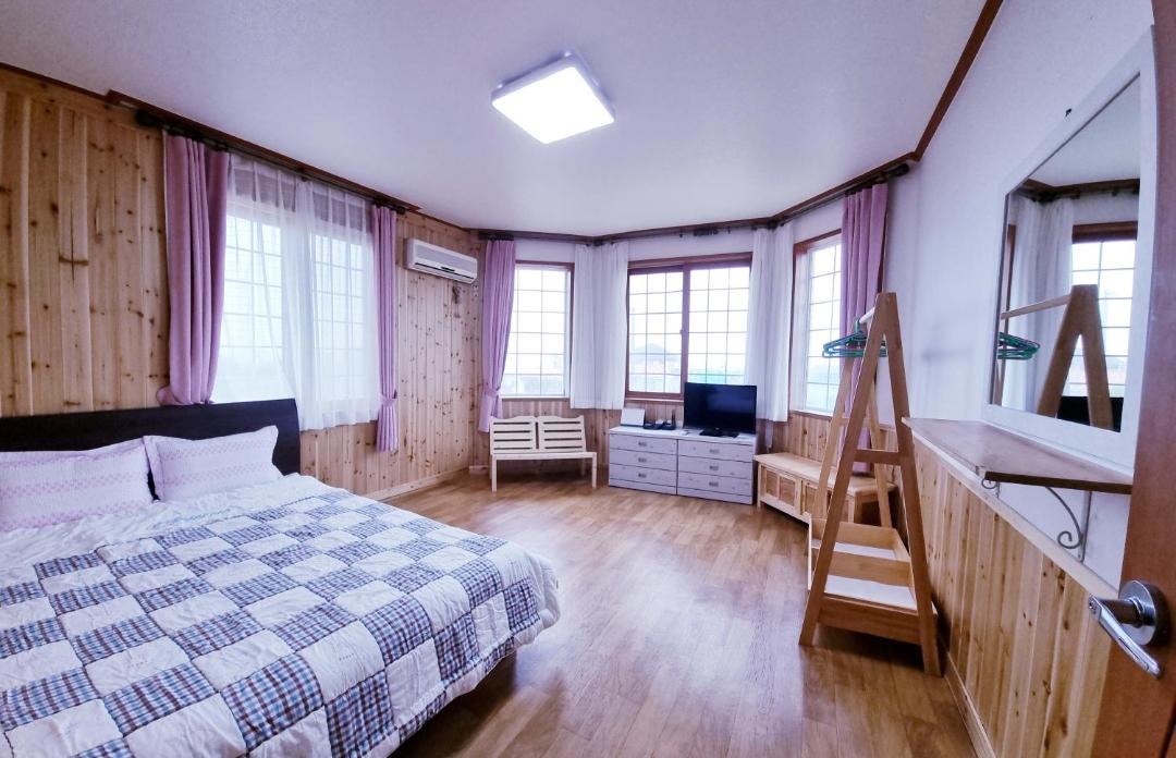 Photo of Bedroom in Hallim