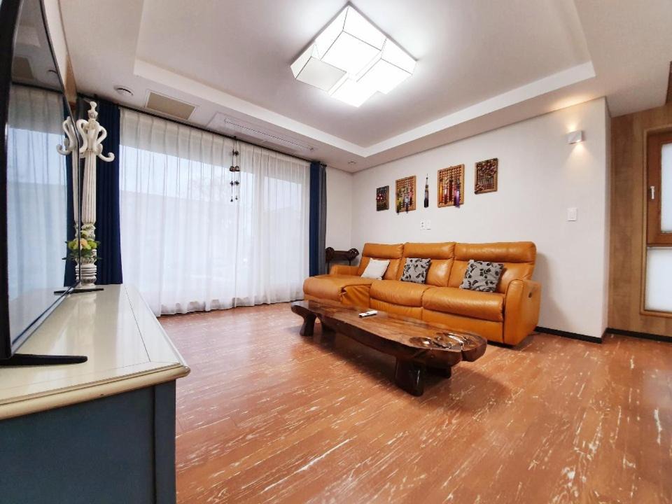 Photo of Livingroom in Hallim