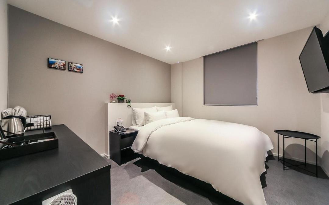Photo of Bedroom in Millak-tong